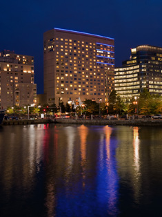 Renaissance Boston Waterfront Hotel